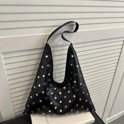 Dames PU Lederen Driehoek Hobo Tas Met Metalen Noppen Grote Capaciteit Retro Oksel Schoudertas Chic Reistas