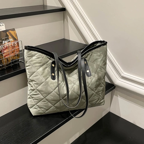Women Large Capacity Diamond Quilted Tote Bag Shoulder Bag For Commute School Nylon Polyester With PU Leather Straps