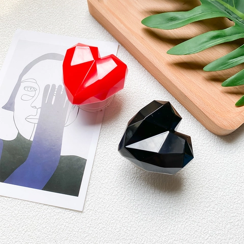 Heart Shaped Geometric Phone Grip Stand Expandable Socket For Mobile Device Solid Color Glossy Resin Desktop Holder
