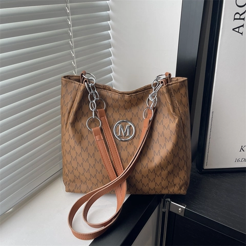 Dames Tote Bag M Letter Monogram Print PU Leer Schoudertas Onderarm Handtas Grote Capaciteit Metalen Kettingriem Vintage