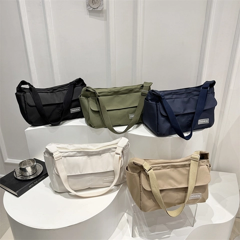 Damen Nylon Umhängetasche Große Kapazität Mode Buchstaben Dekor Verstellbarer Gurt Lässige Schultertasche Tote