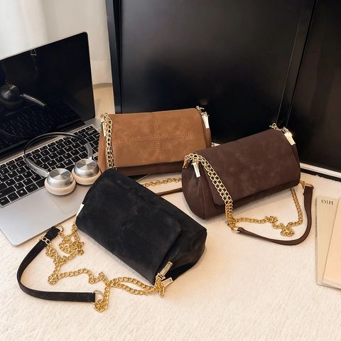 Damen Retro Wildleder-Optik PU Schultertasche Mit Goldkette Mode Minimalistische Crossbody Unterarmtasche Für Den Alltag Party