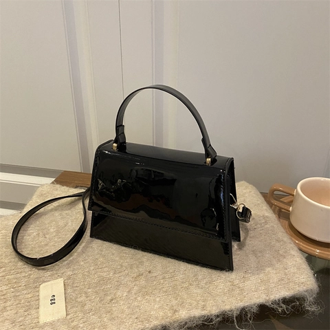 Sac À Main Rétro En Cuir PU Verni Brillant Pour Femme Sac À Bandoulière Simple Pour Le Trajet Petit Sac Carré