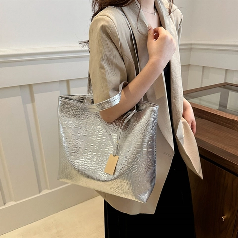Crocodile Pattern PU Leather Tote Bag Large Capacity Metallic Luster Shoulder Handbag For Women Commuter Daily Use Trendy