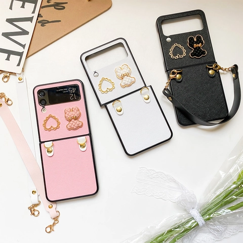 Luxury Folding Phone Case TPU Leather Texture With Hand Strap Cute Bear Heart Charm For Foldable Smart Phone