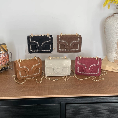 Borsa a Tracolla Quadrata Piccola in Stile Francese per Donna 2025 Inverno Nuova Moda Linea di Ricamo Catena Borsa a Spalla in Pelle PU Mini Borsa a Mano