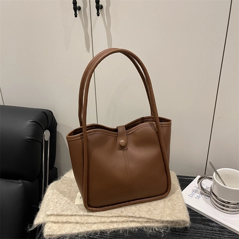 Vintage PU Leather Large Capacity Tote Bag For Women Minimalist Solid Color Shoulder Bag Commute Underarm Handbag