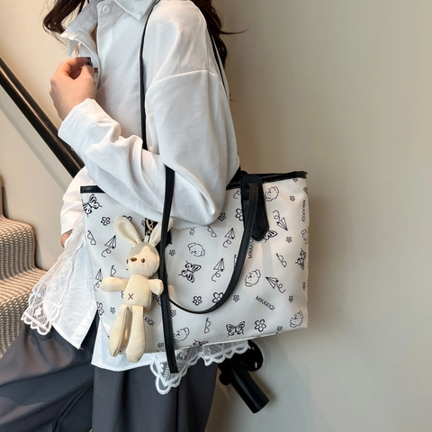 Borsa Tote Capiente In Nylon Simpatiche Stampe Cartoni Animati Farfalla Orso Borsa A Spalla Con Ciondolo Coniglio Donna