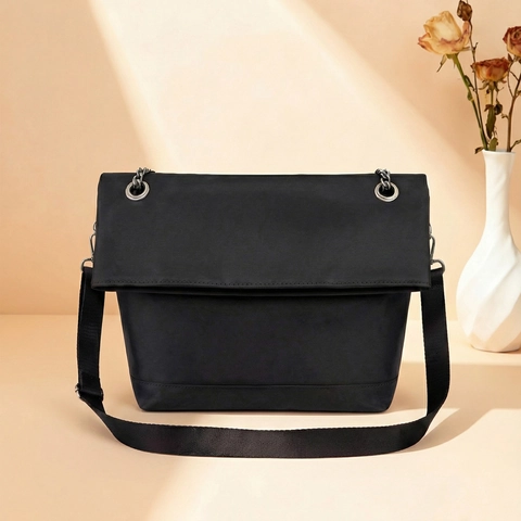 Damen Große Kapazität Nylon Tragetasche Minimalistisch Klappe Schultertasche Metallkette Dekorativ Verstellbarer Riemen Freizeit