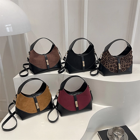 Borsa Hobo Donna Retro Niche Design PU Splicing Tracolla Crossbody Borsa Dumpling Shape Patchwork Borsetta Con Chiusura Metallo Sicura