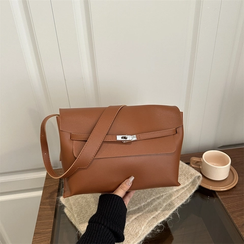 Bolso De Hombro Para Mujer Cuero PU Cierre Giratorio Solapa Bolso Bandolera Commuter Minimalista Elegante Color Sólido Bolso De Axila