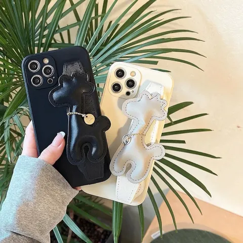 iPhone 16 15 14 13 Phone Case Luxury 3D Giraffe Wristband Hand Strap Leather TPU Protective Cover With Gold Chain Pendant