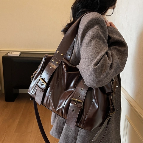 Borsa Tote Grande Capacità In Pelle PU Fibbia Rivetto Retrò Borsa A Tracolla Per Donna Lavoro Di Viaggio Casuale