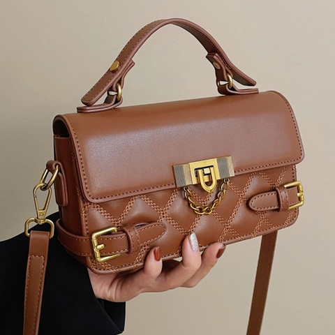 Gesteppte PU Leder Schulter Umhängetasche Für Damen Mit Metallkettenschloss Tragegriff Retro Minimalistisch Vielseitig