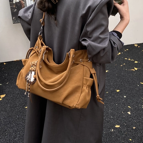 Grand Sac Fourre-tout Cuir PU Mat Minimaliste Sac Épaule Bandoulière Pendentif Cœur Léopard Femmes Quotidien Déplacement