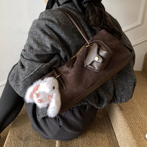 Retro Wildleder Unterarm Schultertasche Für Frauen Große Kapazität Boston Tasche Mit Hasenanhänger Und Mini Beutel Zubehör