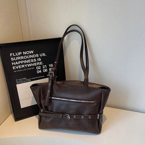 Große Tragetasche PU Leder Vintage Schick Silberne Ösen Gürtel Deko Schulterhandtasche Für Damen Alltag