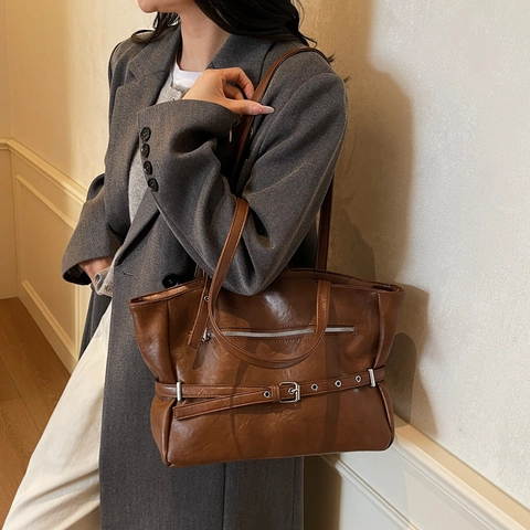 Große Tragetasche PU Leder Vintage Schick Silberne Ösen Gürtel Deko Schulterhandtasche Für Damen Alltag
