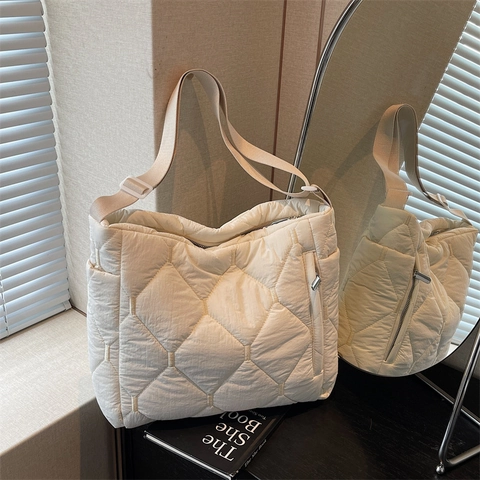 Borsa A Spalla Trapuntata Grande Capacità Nylon Puffer Borsa A Tracolla Con Tracolla Larga Regolabile E Tasca Laterale