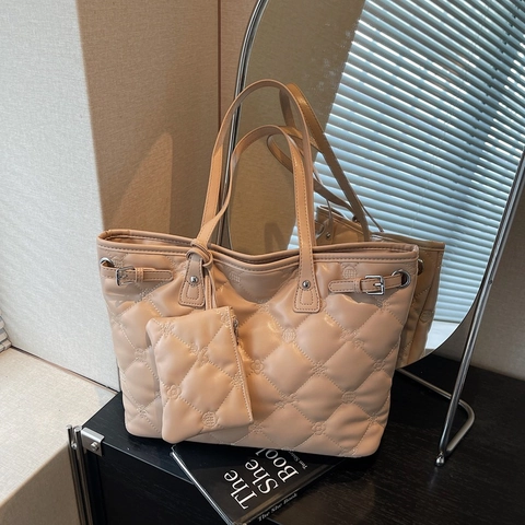 Borsa Tote Trapuntata Pelle PU Grande Capacità Con Piccola Pochette Motivo Floreale Borsa A Spalla Pendolare Per Donne