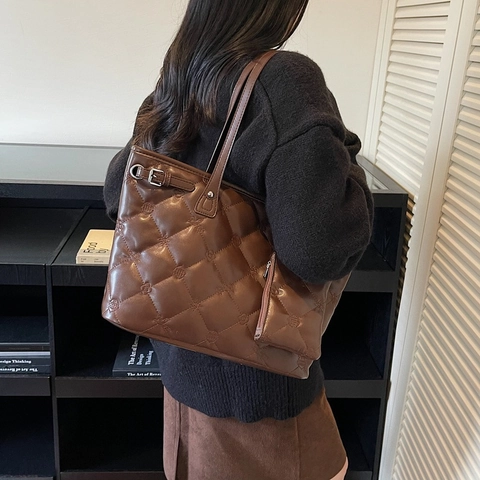 Borsa Tote Trapuntata Pelle PU Grande Capacità Con Piccola Pochette Motivo Floreale Borsa A Spalla Pendolare Per Donne