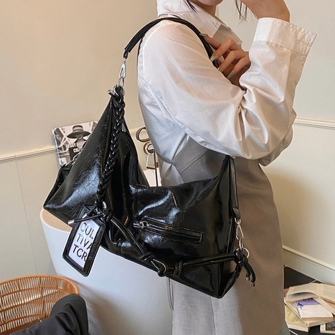 Hobo Tas Glanzend PU Leer Grote Capaciteit Schoudertas Met Geweven Band Metalen Textuur Gekreukeld Ontwerp Voor Dames Casual Woon-Werkverkeer
