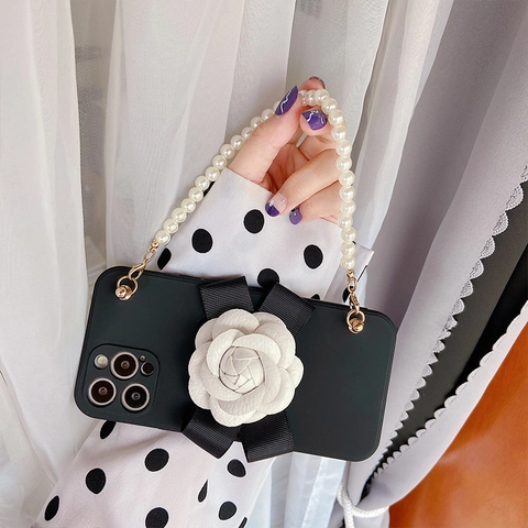 Handyhülle Mit Kamelienblüte Dekoration Und Schleife Künstliche Perle Handkette TPU Matte Textur Elegant Luxus Für Frauen