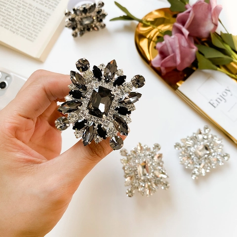 Luxus Strass Handy Griff Auslegbar Legierung Kristall Floral Faltbar Handy Ständer Halter Universal Finger Kickstand