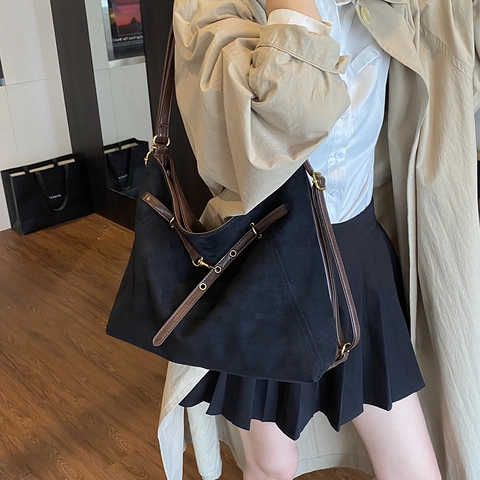 Borsa Hobo Vintage Grande Capacità Da Donna In Pelle Scamosciata PU Opaca Borsa A Spalla Con Cinturini Decorativi Urban