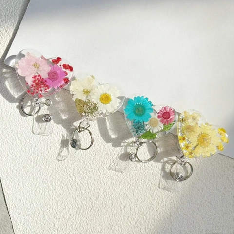 Porte-Badge Rétractable En Forme De Coeur Résine Fleurs Séchées Clip Crocodile Rotatif Support Carte D'Identité Bureau Infirmière