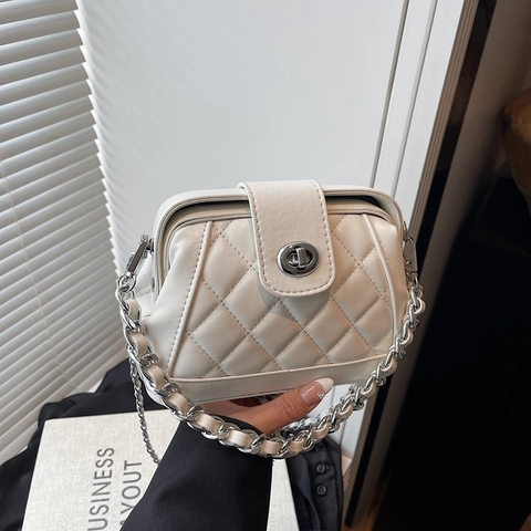 Vintage Women Quilted PU Leather Crossbody Bag Small Square Shoulder Handbag With Silver Chain And Turn-Lock Closure