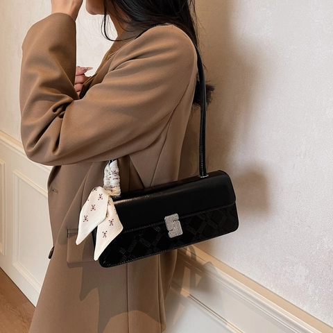 Borsa Spalla Baguette Pelle PU Fibbia Strass Decorazione Sciarpa Raso Borsa Mano Chic Sotto Ascella Per Donne