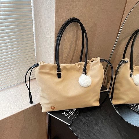 Large Capacity Tote Bag PU Leather Minimalist Drawstring Shoulder Bag With White Fur Ball Pendant For Daily Commuting