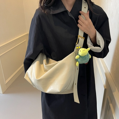 Borsa A Spalla Hobo In Pelle PU Retrò Grande Capacità Tracolla Larga Regolabile Con Ciondolo A Tartaruga Di Peluche Donna