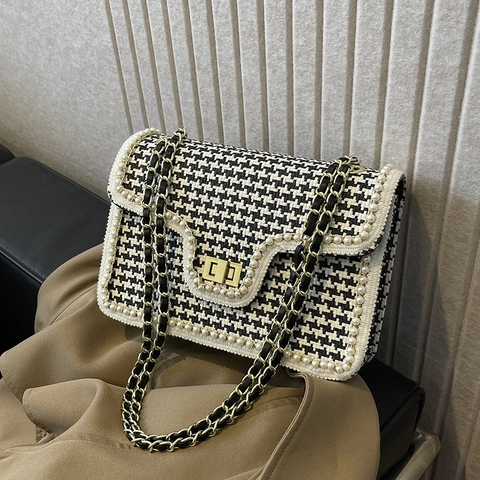 Women Woven Handbag Houndstooth Pattern Artificial Pearl Trim Shoulder Bag Chain Strap Elegant Vintage Tweed Style Square Flap Purse