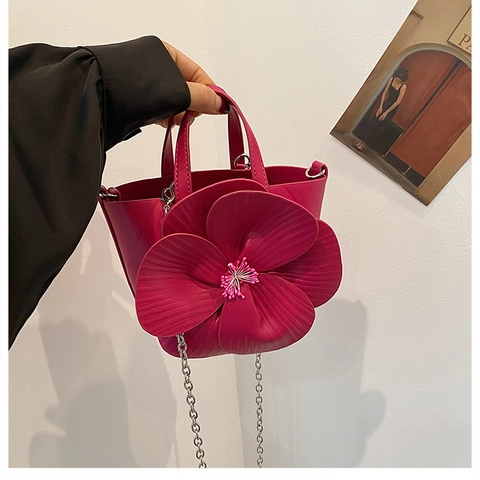 Borsa da Donna in Pelle PU con Fiore 3D Elegante Borsa a Spalla con Motivo Floreale Plissettato e Tracolla a Catena per Feste e Quotidiano