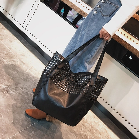 Women Large Capacity PU Leather Tote Bag Rivet Studded Punk Shoulder Bag Zip Casual Street Fashion Travel Handbag Black