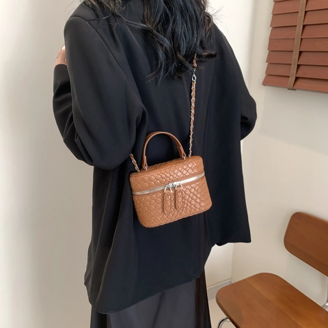 Woven PU Leder Vanity Case Mini Box Tasche Mit Henkel Und Silberner Kette Trendige Umhängetasche Für Damen