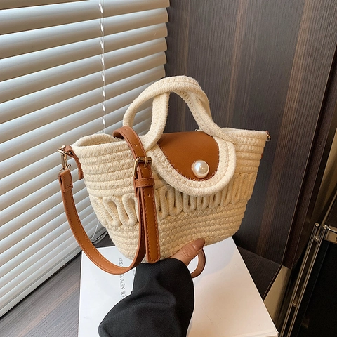 Bolso Tejido De Paja Cuerda Cubo Con Decoración Perla Artificial Solapa Cuero Sintético Vacaciones Verano Estilo Vintage Mujeres