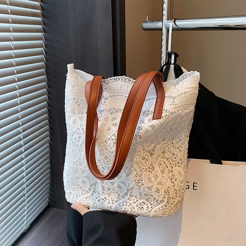 Damen Spitze Tote Bag Hohl Blume Große Kapazität Schulter Handtasche Sommer Strand PU Leder Riemen Koreanischen Stil