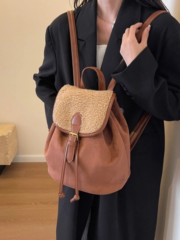 Zaino Retrò Donna Pelle Scamosciata Lana D'Agnello Colore Contrasto Piccolo Coulisse Patta Moda Autunno Inverno