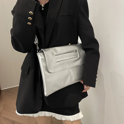 Women Flap Shoulder Bag Metallic PU Leather Crinkled Texture Minimalist Crossbody Clutch Evening Purse Urban Fashion