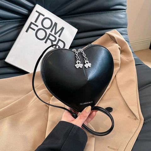 Women Heart Shaped Crossbody Bag PU Leather Stylish Shoulder Bag With Clover Metal Pendant Trendy Zipper Purse