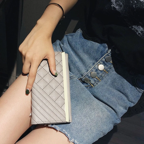 Mode Damen Lange Geldbörse Gesteppte Raute Muster PU Leder Clutch Mit Metallbesatz Einfaches Elegantes Drei Falten Design