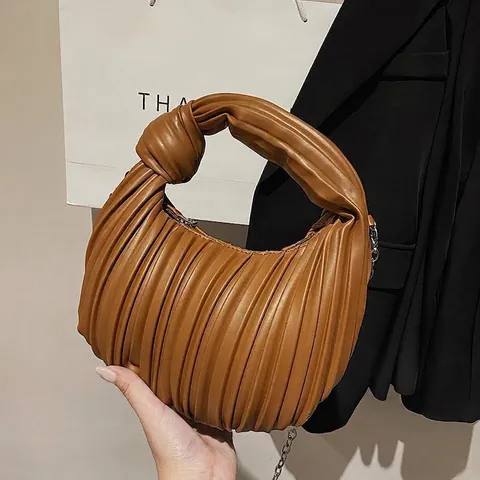 Borsa Da Donna In Pelle PU Pieghettata Manico Con Nodo Vintage Borsa A Mezzaluna Sotto L'ascella Con Catena In Metallo