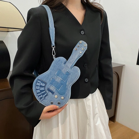 Borsa A Tracolla A Forma Di Chitarra In Denim Blu Con Borchie E Ricami Tracolla Regolabile Per Donna