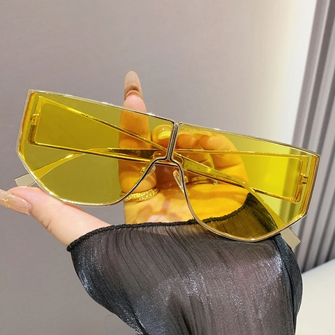 Oversized Geometric Shield Sunglasses Metal Frame UV400 Protection Trendy Y2K Fashion Eyewear For Women