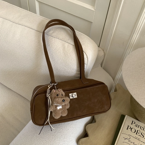 Borsa Sottobraccio Retro Minimalista In Ecopelle Opaca Con Ciondolo In Peluche Borsa A Spalla Baguette Vintage Donna