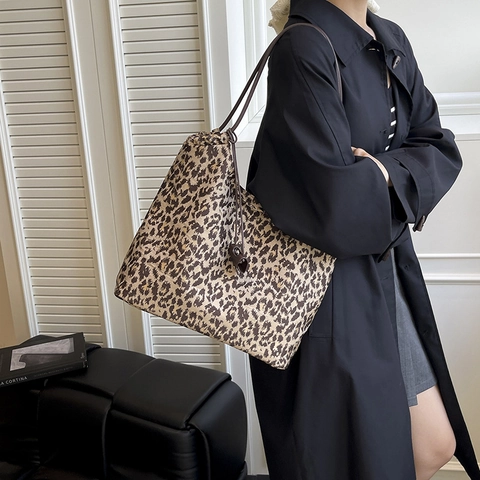 Leopardenmuster Tote Bag Polyester Große Kapazität Schulter Handtasche Lässig Retro Tiermuster Träger Mit Charm Damen