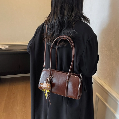 Borsa A Spalla Sottobraccio Vintage In Pelle PU Lucida Grande Capacità Borsa A Mano Minimalista Per Donna Con Ciondolo A Orso